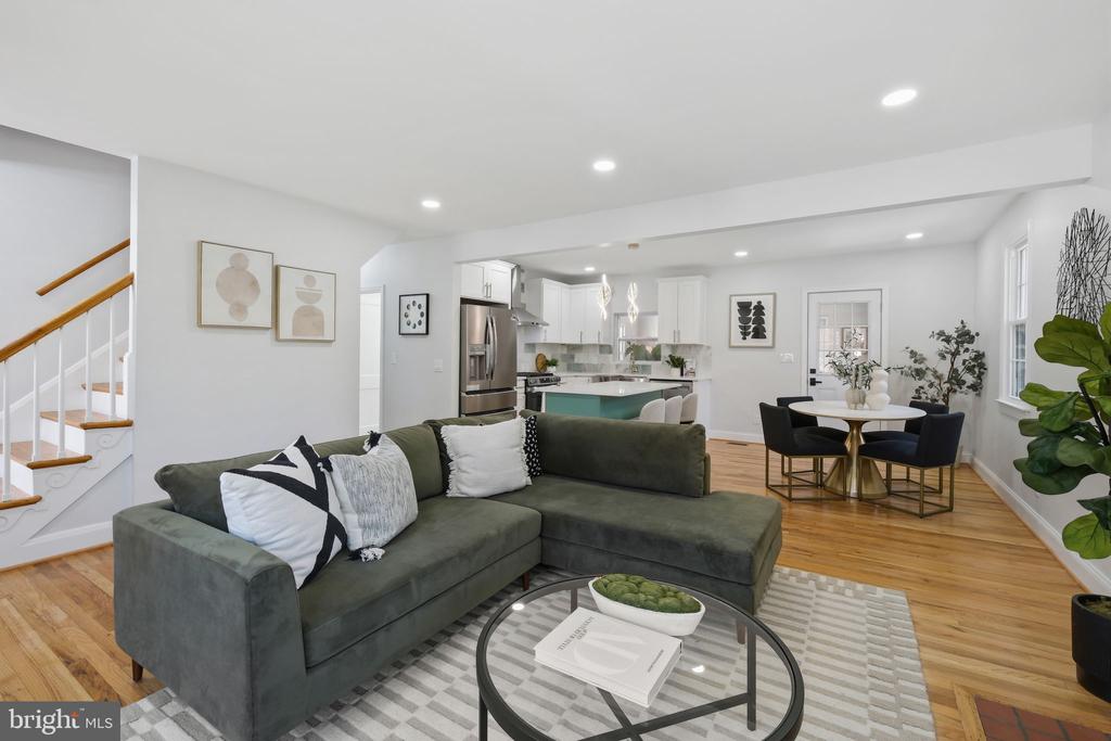 12718 MEADOWOOD DRIVE