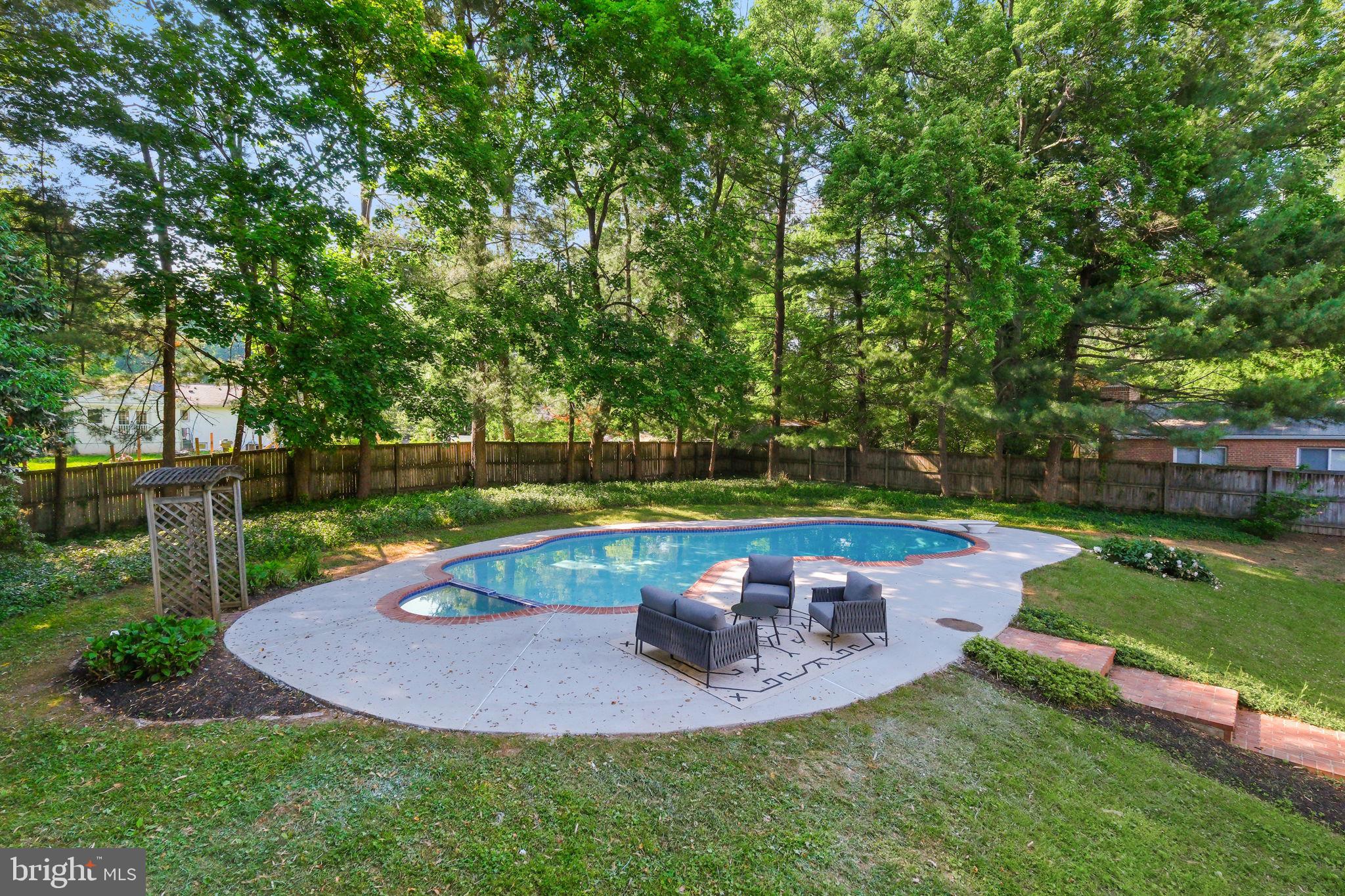 12718 MEADOWOOD DRIVE