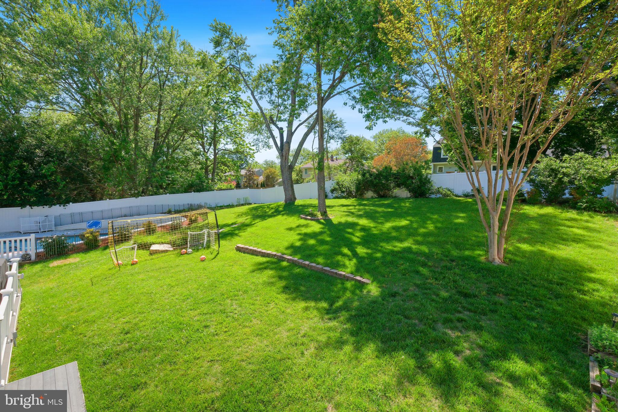 13716 LOCKDALE ROAD
