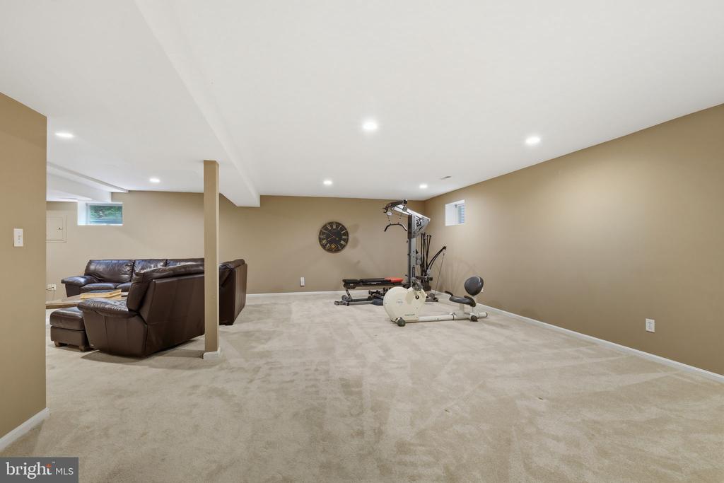 12213 GALESVILLE DRIVE