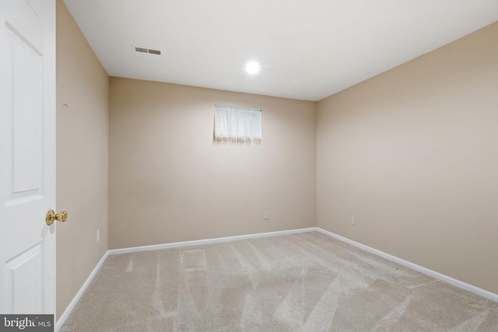 12213 GALESVILLE DRIVE