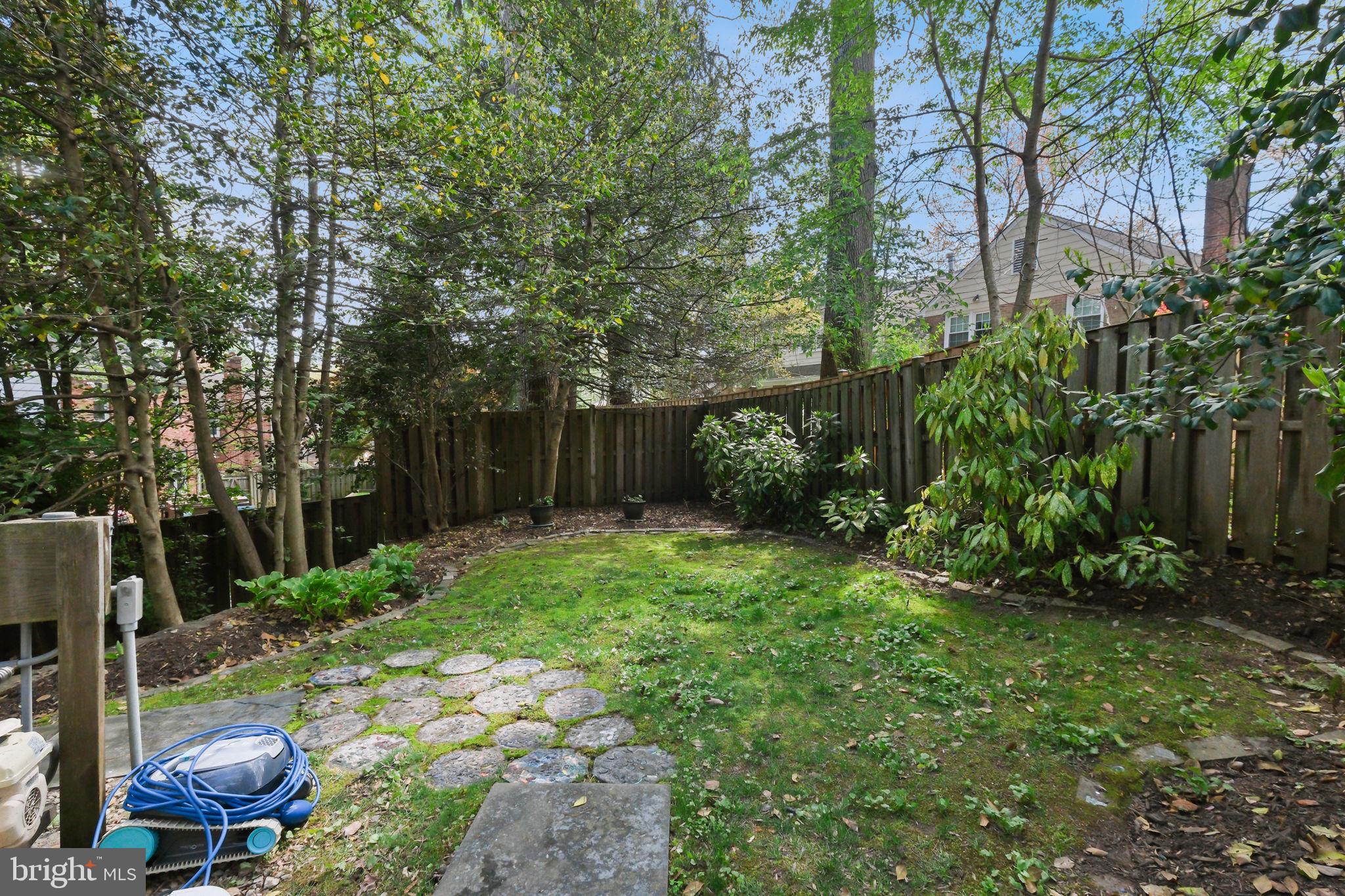 7006 OLD CABIN LANE