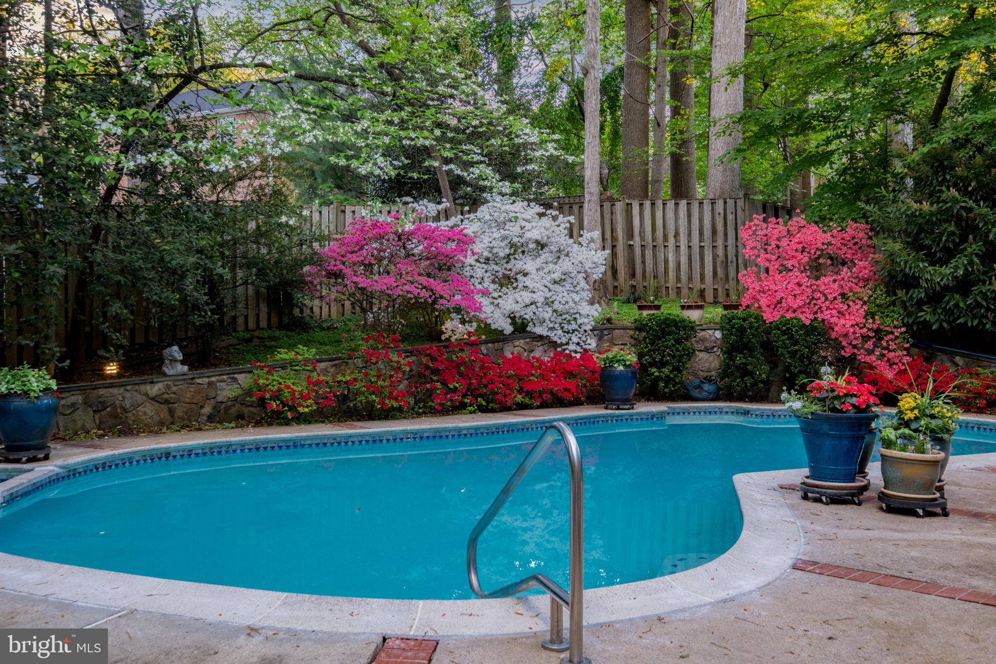 7006 OLD CABIN LANE