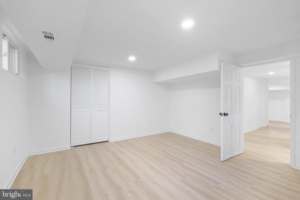 4400 RIDGE STREET