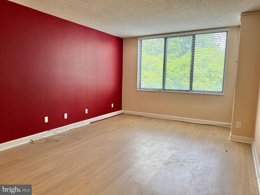 5225 POOKS HILL ROAD 303S