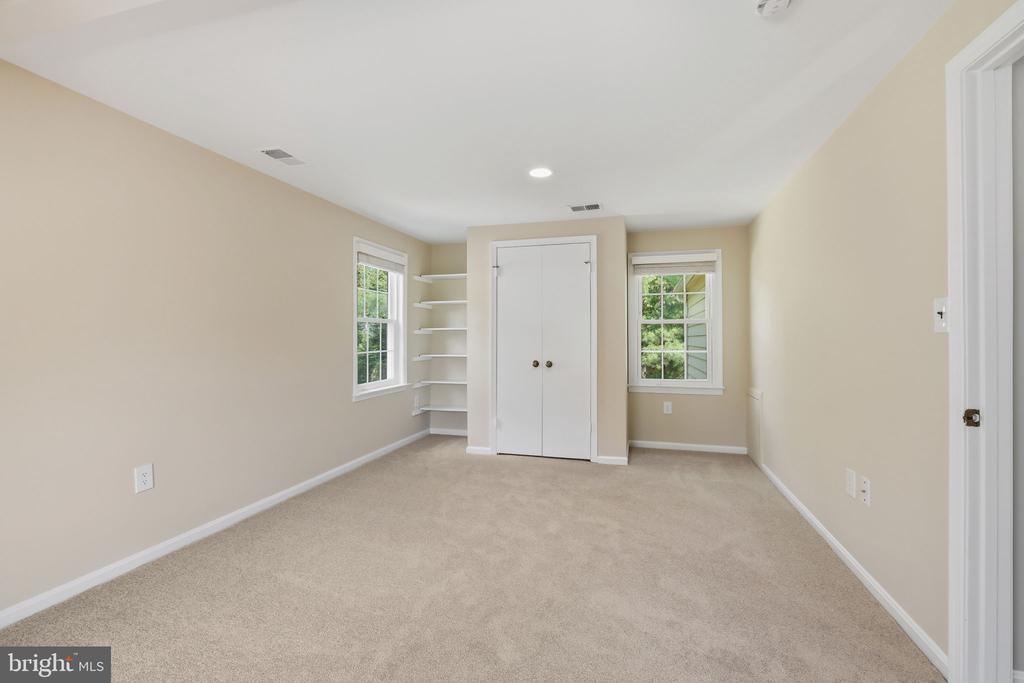 1429 LONGHILL DRIVE