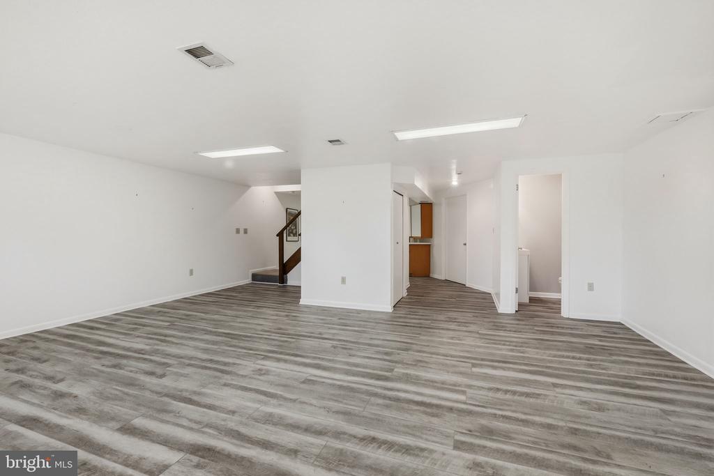 1429 LONGHILL DRIVE