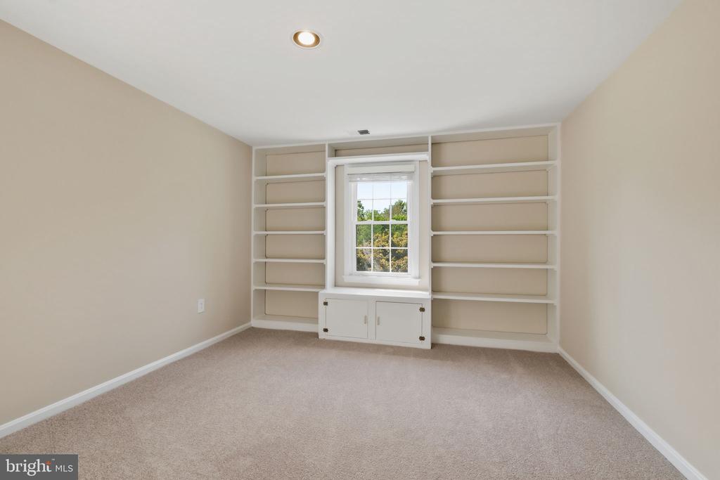 1429 LONGHILL DRIVE