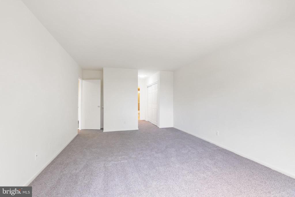 5101 RIVER ROAD 513