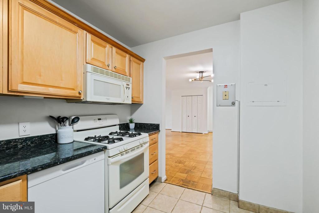 5101 RIVER ROAD 513