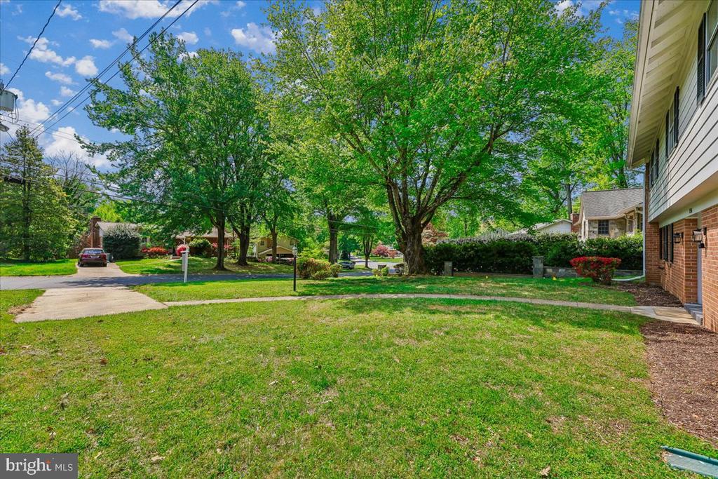 11506 STONEWOOD LANE