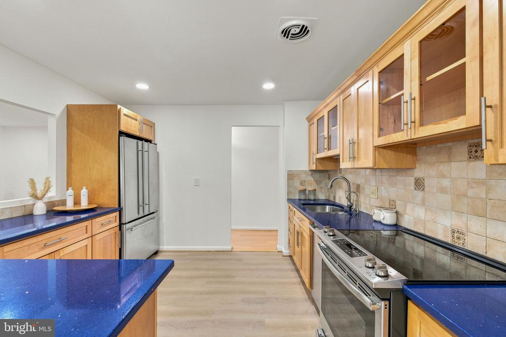 5809 EDSON Unit: 303
