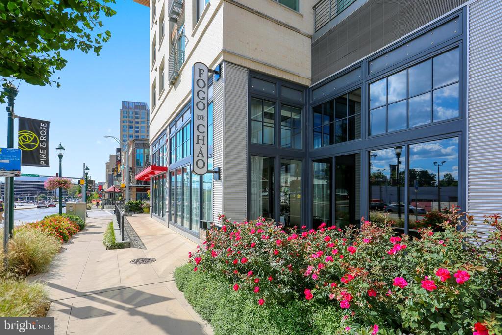 5809 EDSON Unit: 303