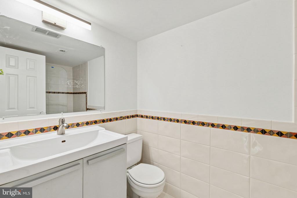 5809 EDSON Unit: 303
