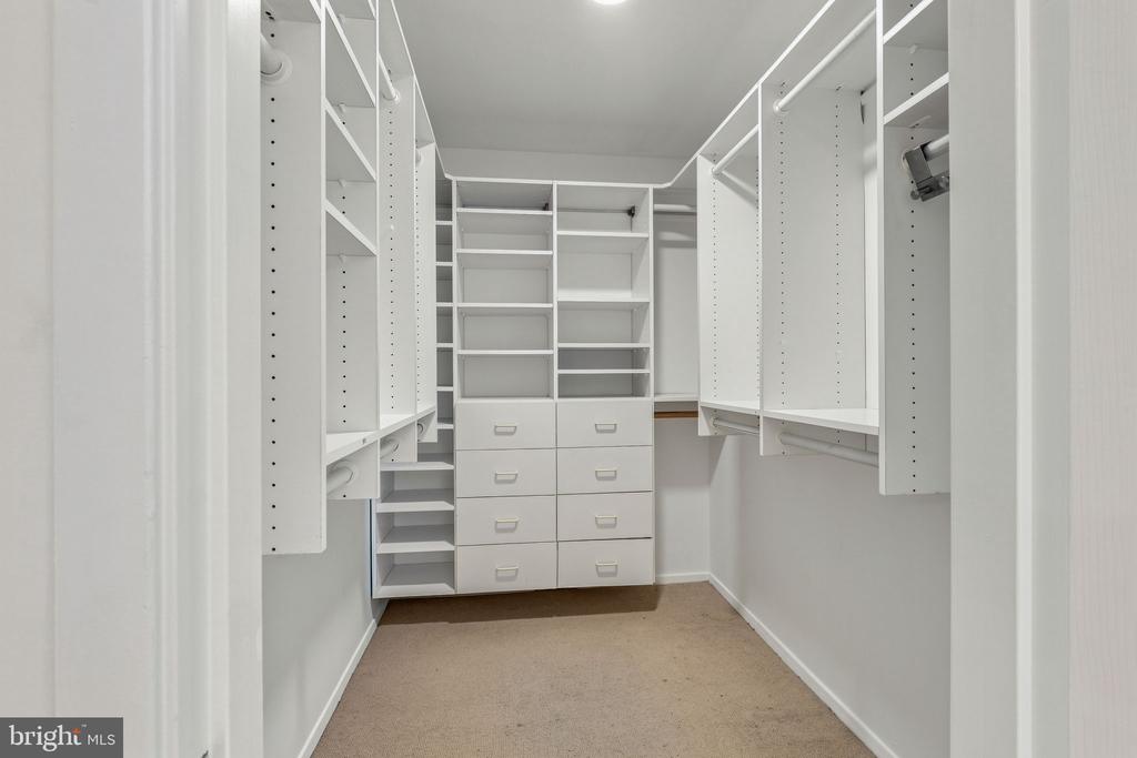 5809 EDSON Unit: 303
