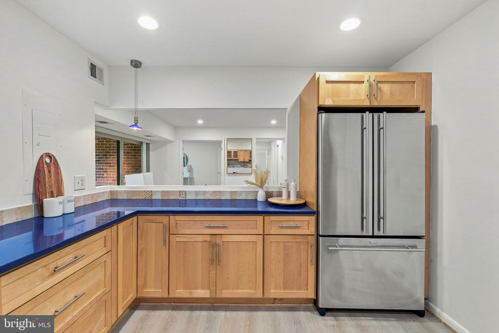 5809 EDSON Unit: 303