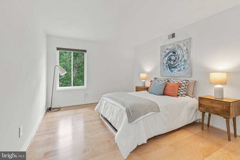 5809 EDSON Unit: 303