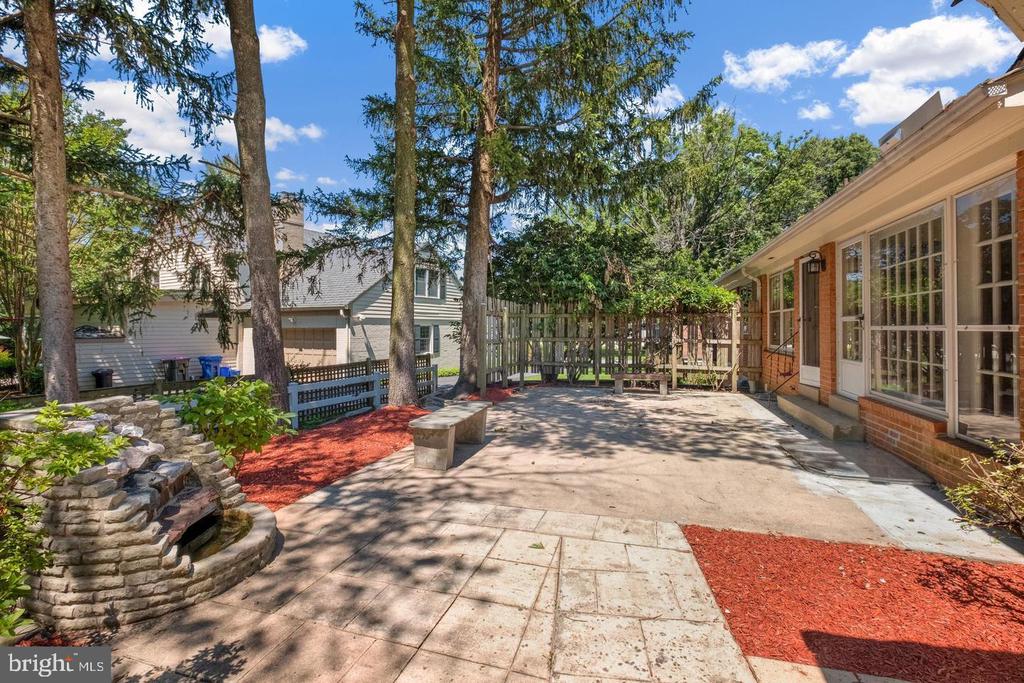 11132 LUXMANOR ROAD