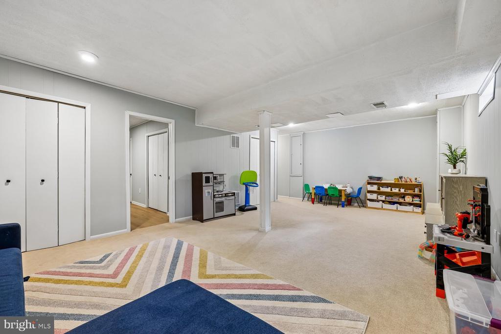 10 DAIRYFIELD COURT