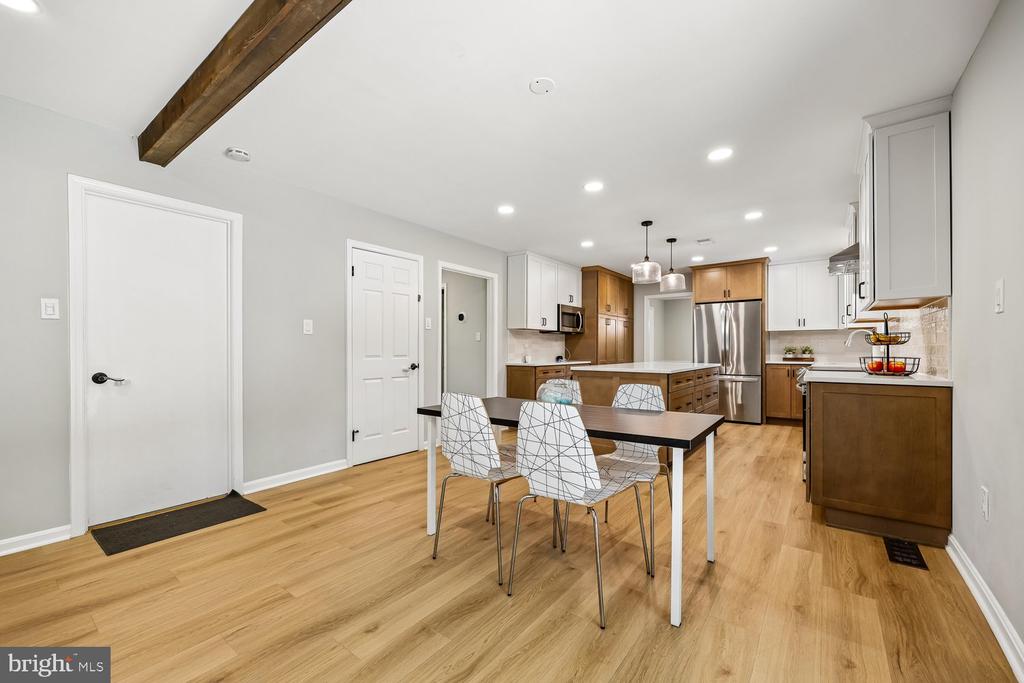 10 DAIRYFIELD COURT