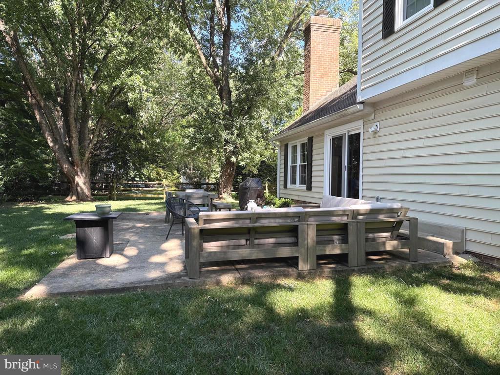 10 DAIRYFIELD COURT