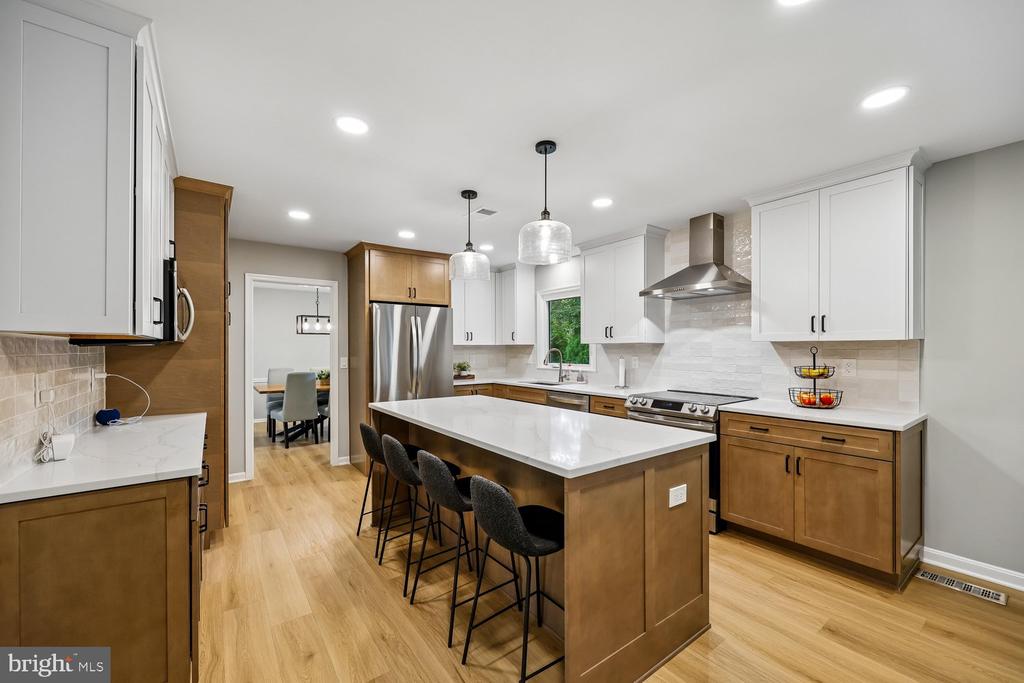 10 DAIRYFIELD COURT