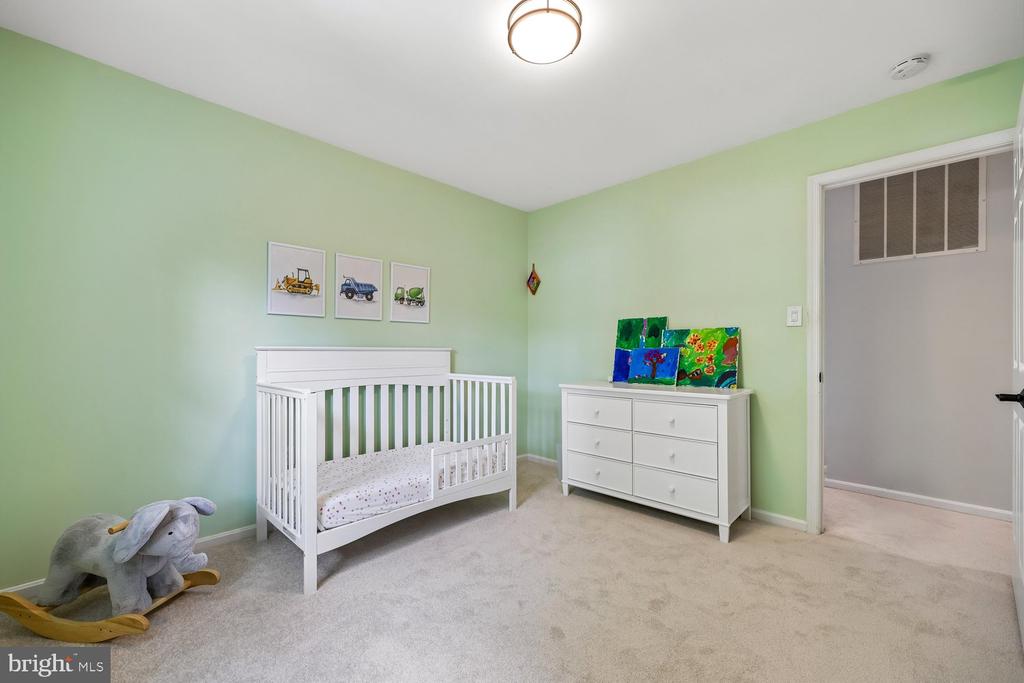 10 DAIRYFIELD COURT