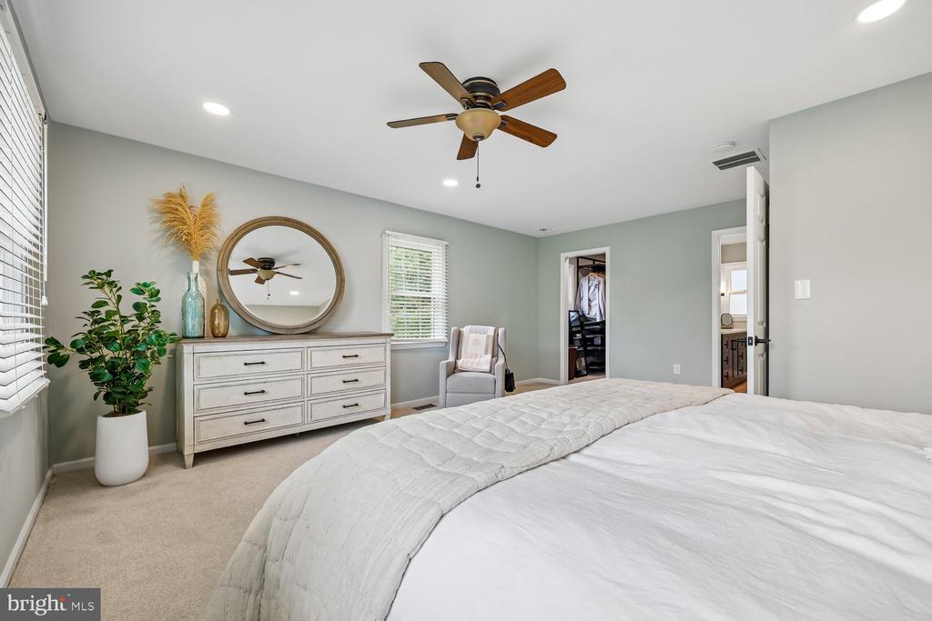 10 DAIRYFIELD COURT