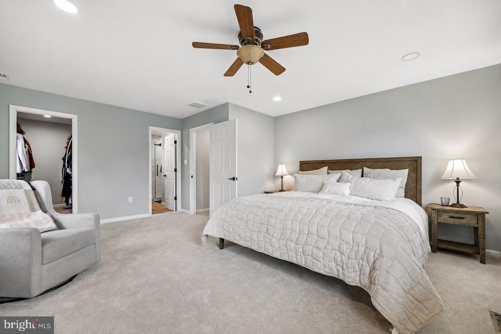 10 DAIRYFIELD COURT