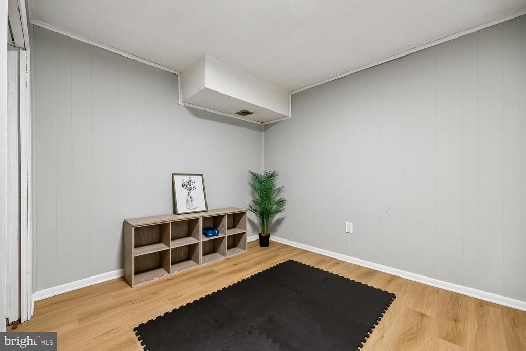 10 DAIRYFIELD COURT