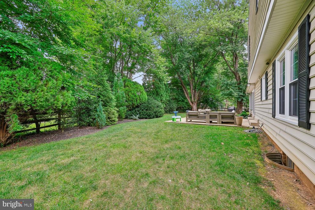 10 DAIRYFIELD COURT