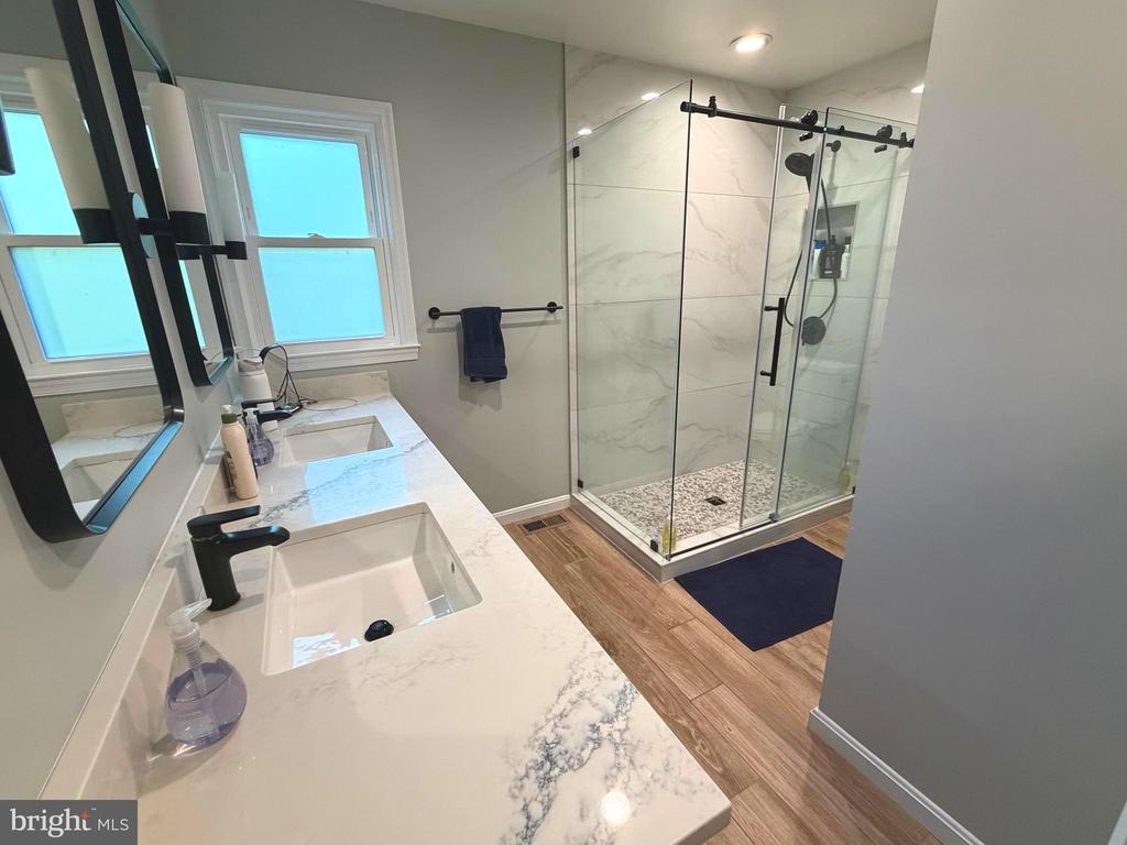 10 DAIRYFIELD COURT