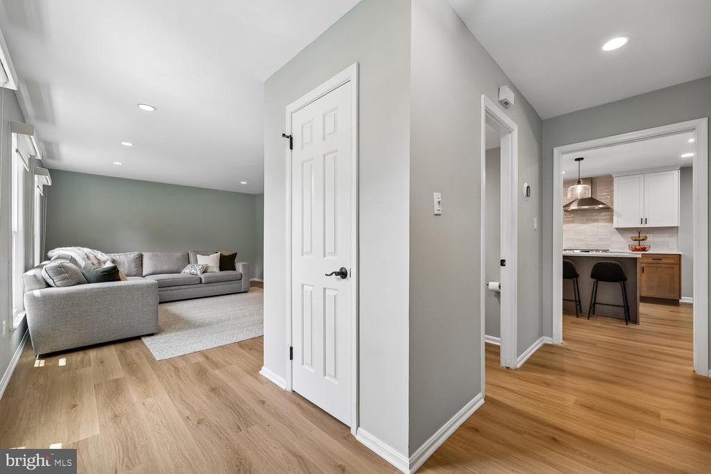 10 DAIRYFIELD COURT