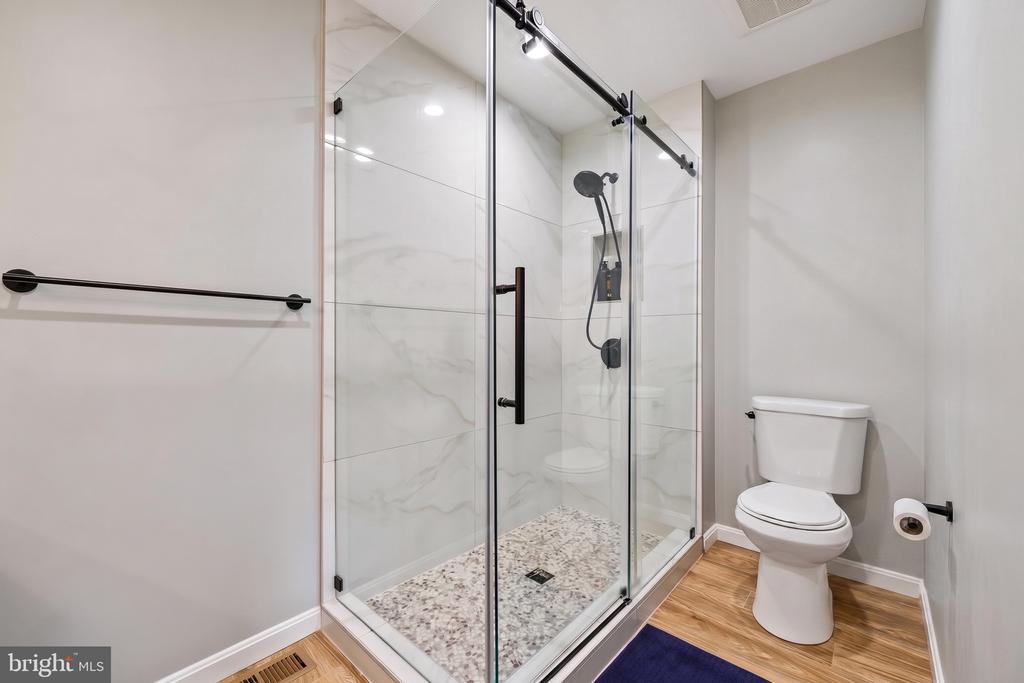 10 DAIRYFIELD COURT