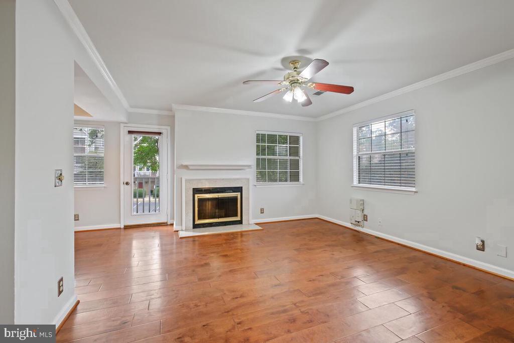 5716 CHAPMAN MILL DRIVE Unit: 200