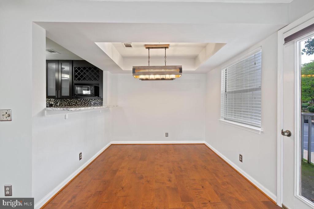 5716 CHAPMAN MILL DRIVE Unit: 200
