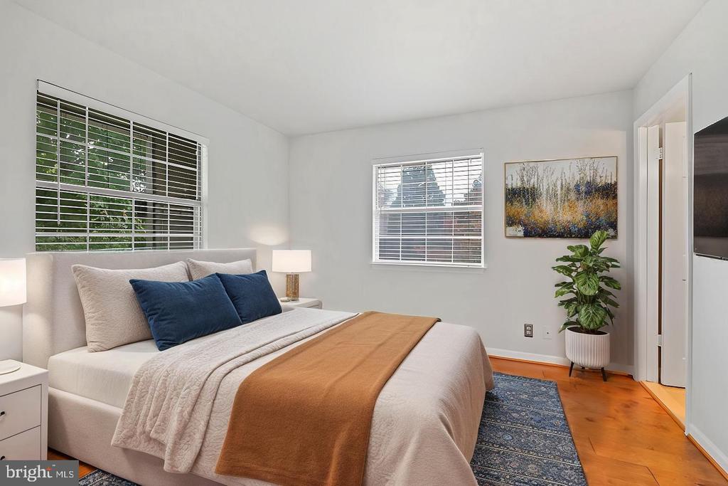 5716 CHAPMAN MILL DRIVE Unit: 200