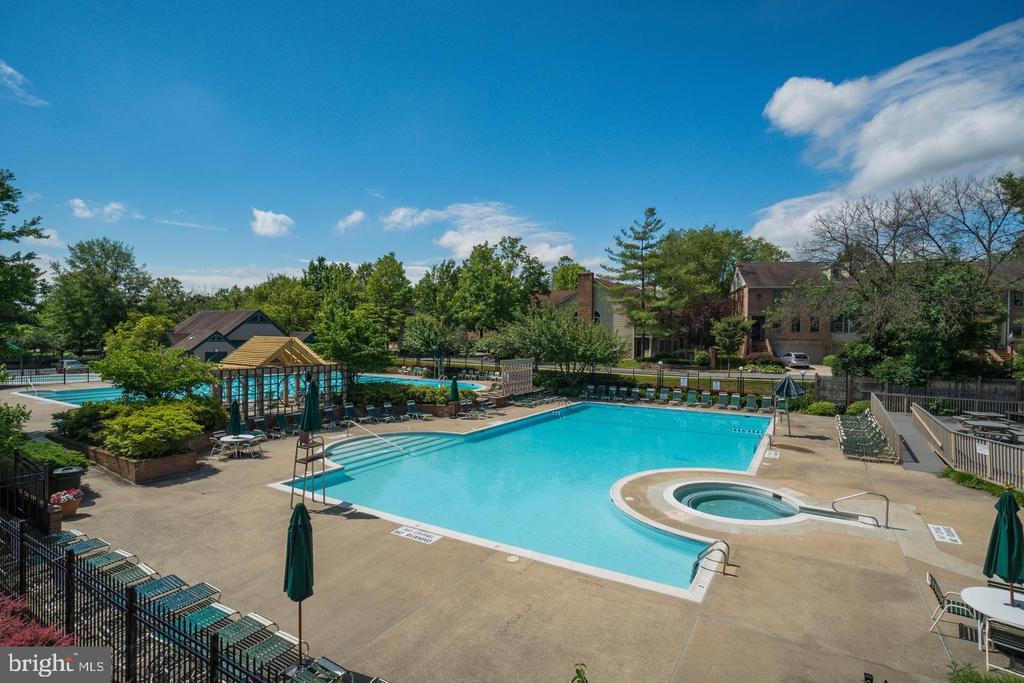 5716 CHAPMAN MILL DRIVE Unit: 200