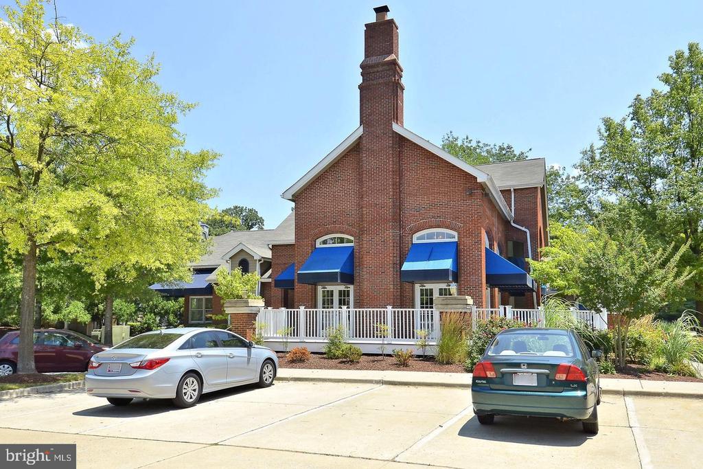 5716 CHAPMAN MILL DRIVE Unit: 200