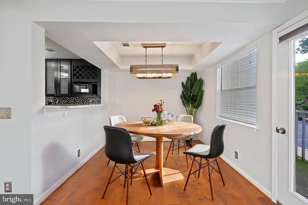 5716 CHAPMAN MILL DRIVE Unit: 200