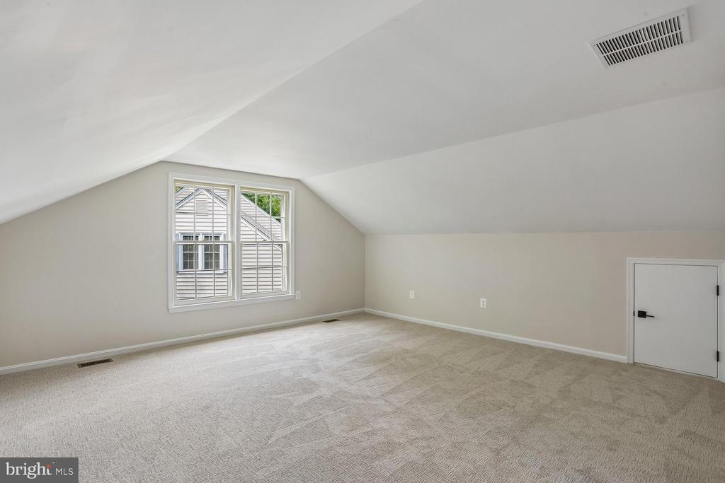 12 LILY POND COURT