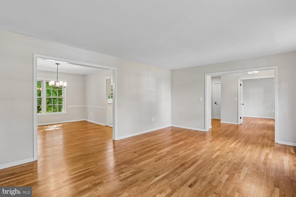 12 LILY POND COURT