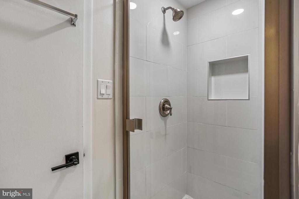 12 LILY POND COURT