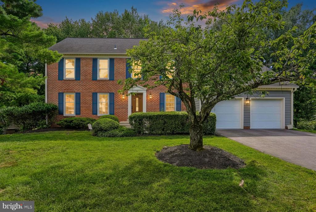 12 LILY POND COURT