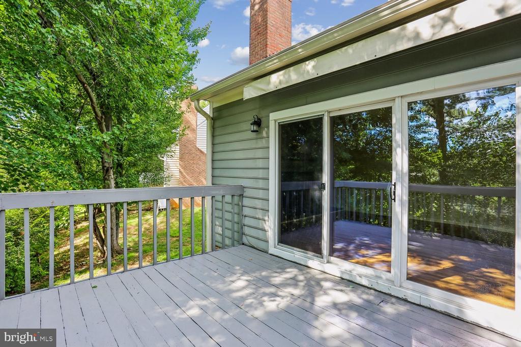 12 LILY POND COURT