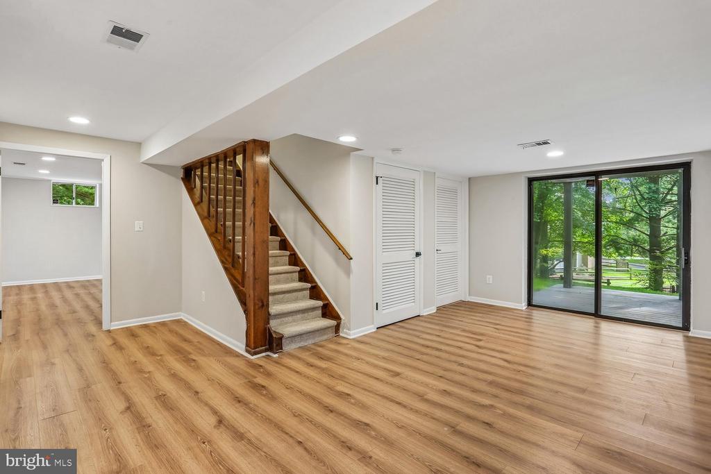 12 LILY POND COURT