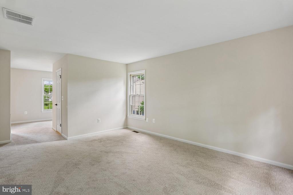 12 LILY POND COURT