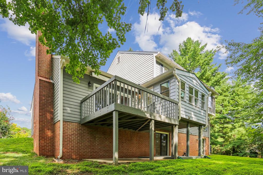 12 LILY POND COURT