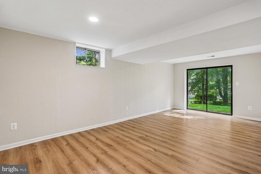 12 LILY POND COURT