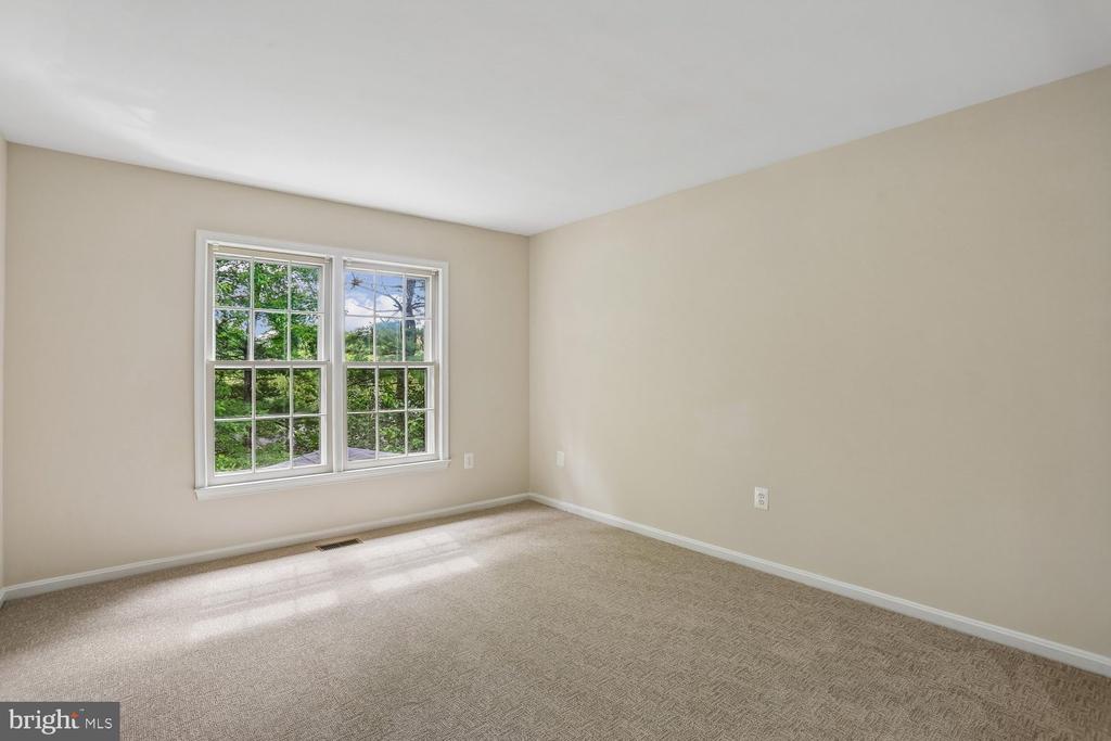 12 LILY POND COURT